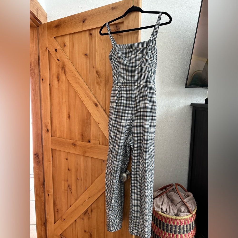 Abercrombie & Fitch belted menswear jumpsuit. Size medium